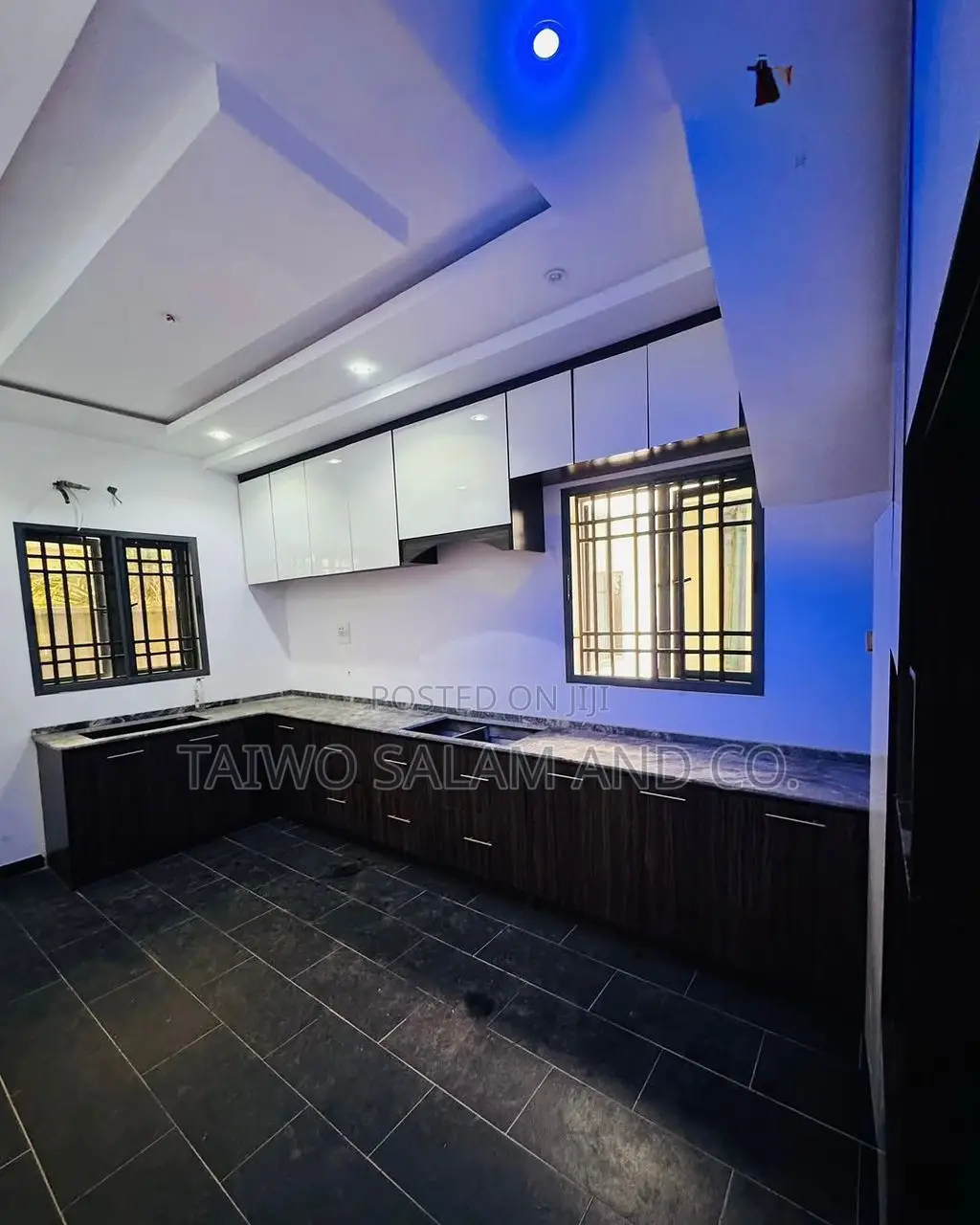 4bdrm Duplex in Akobo for sale in Akobo