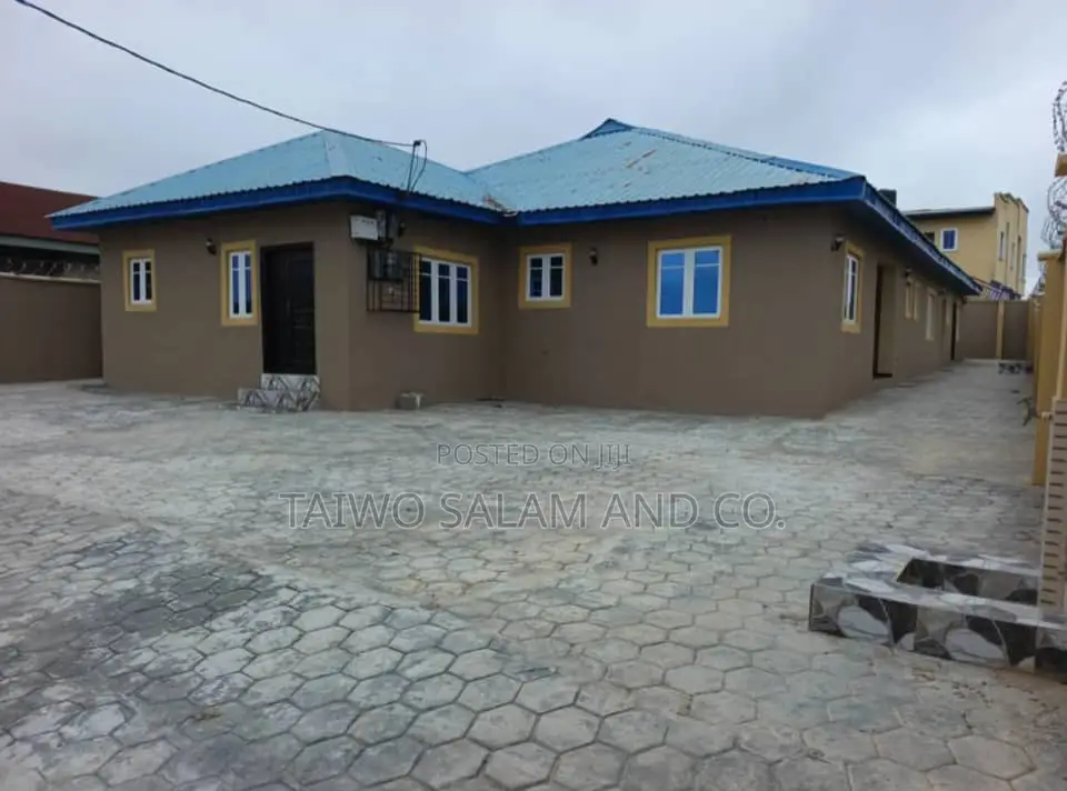 2bdrm Block of Flats in Akala Express for sale in Akala Express