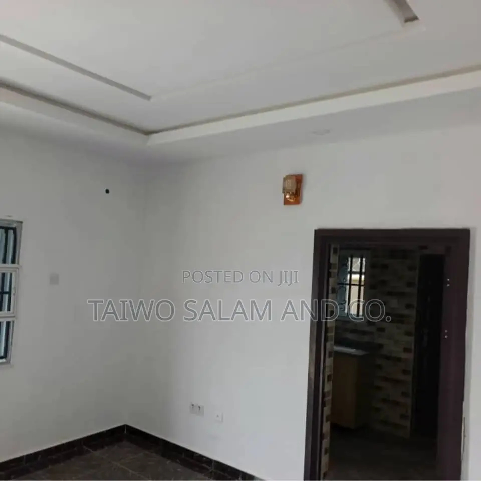 2bdrm Block of Flats in Akala Express for sale in Akala Express