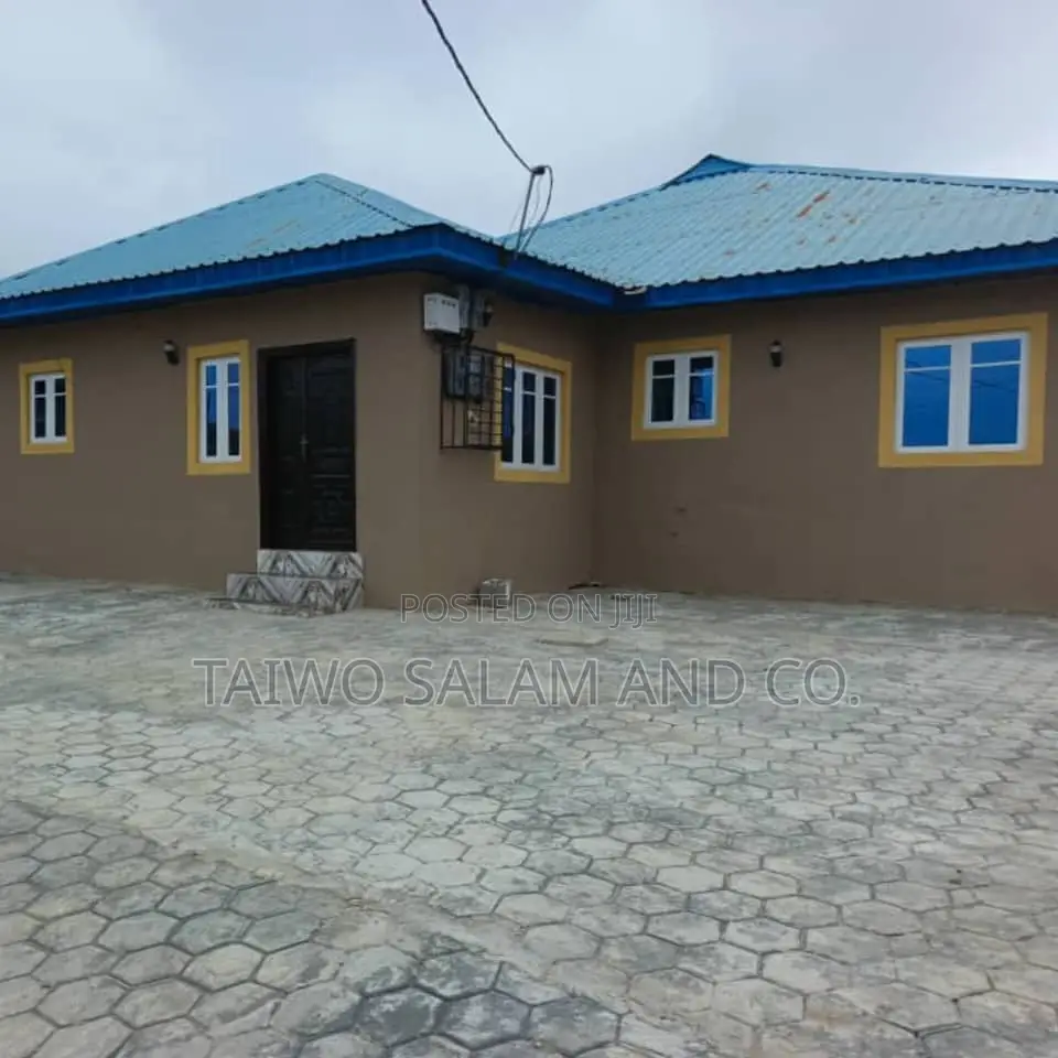 2bdrm Block of Flats in Akala Express for sale in Akala Express