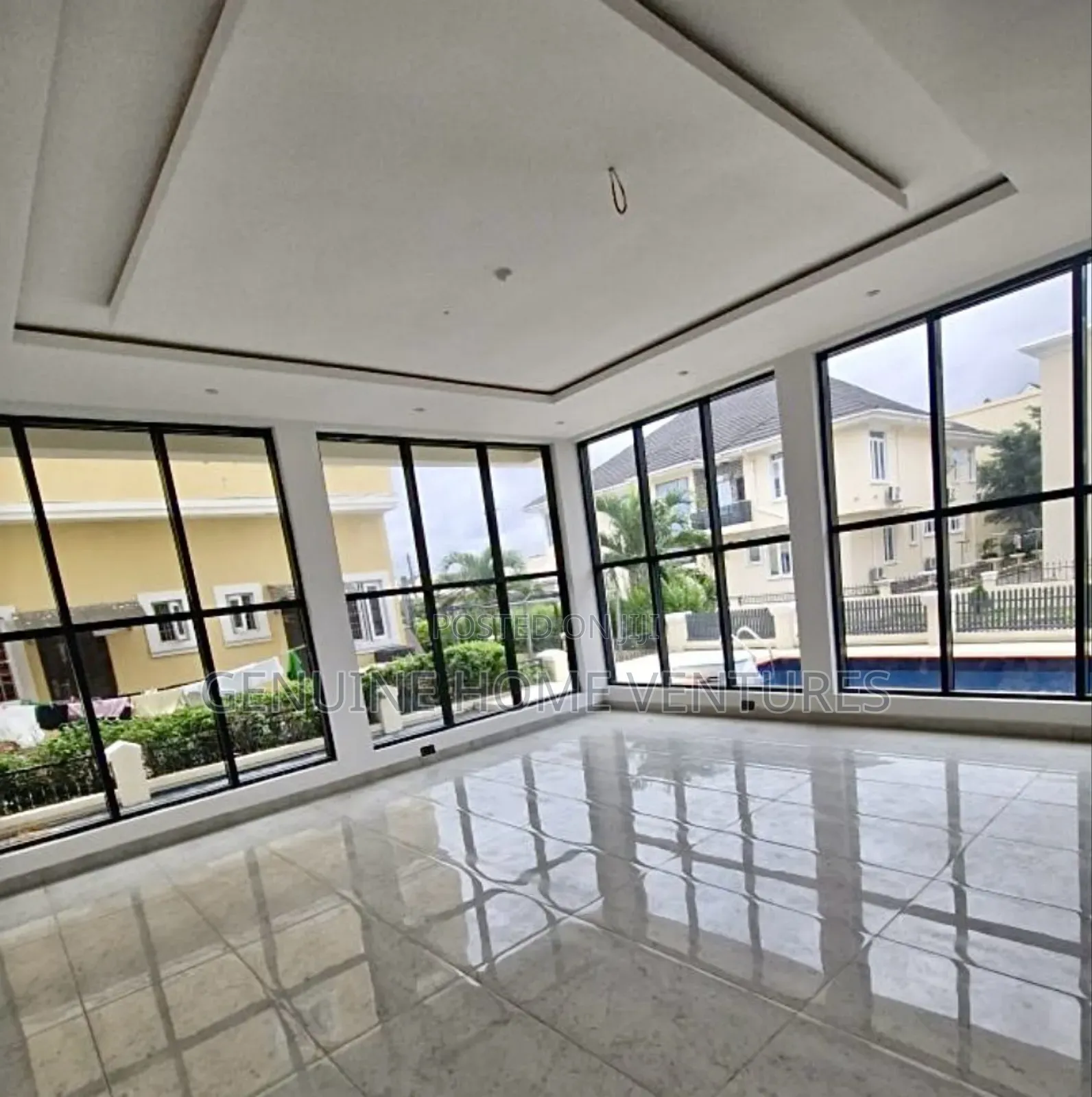 4bdrm Duplex in Chevron for sale in Chevron