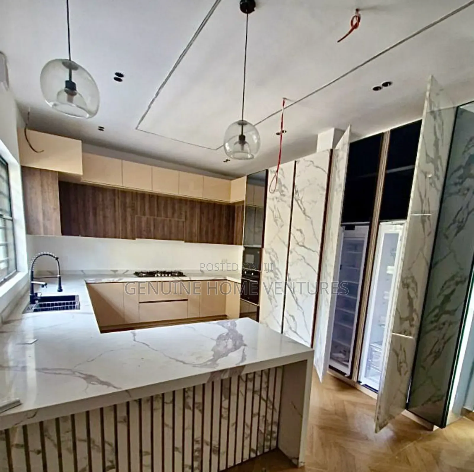 4bdrm Duplex in Chevron for sale in Chevron