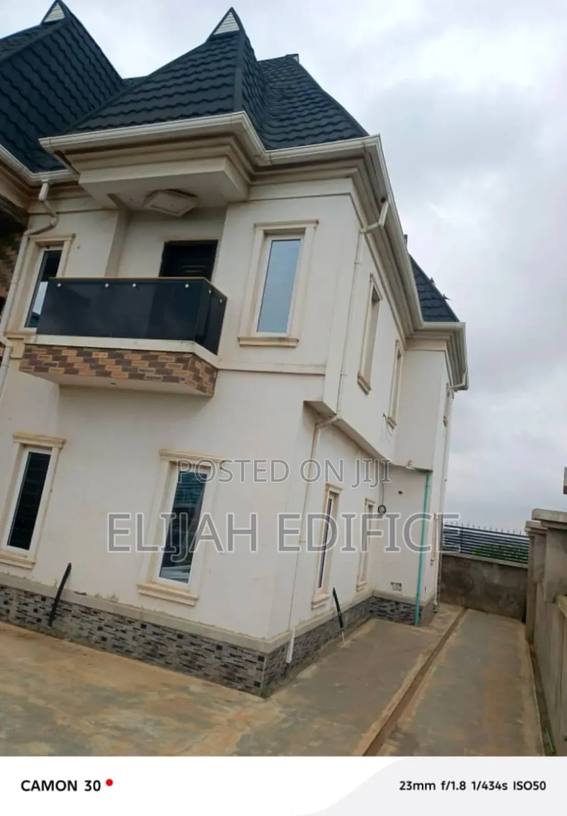 Furnished 5bdrm Duplex in Ikola, Ifako-Ijaiye for sale in Ifako-Ijaiye