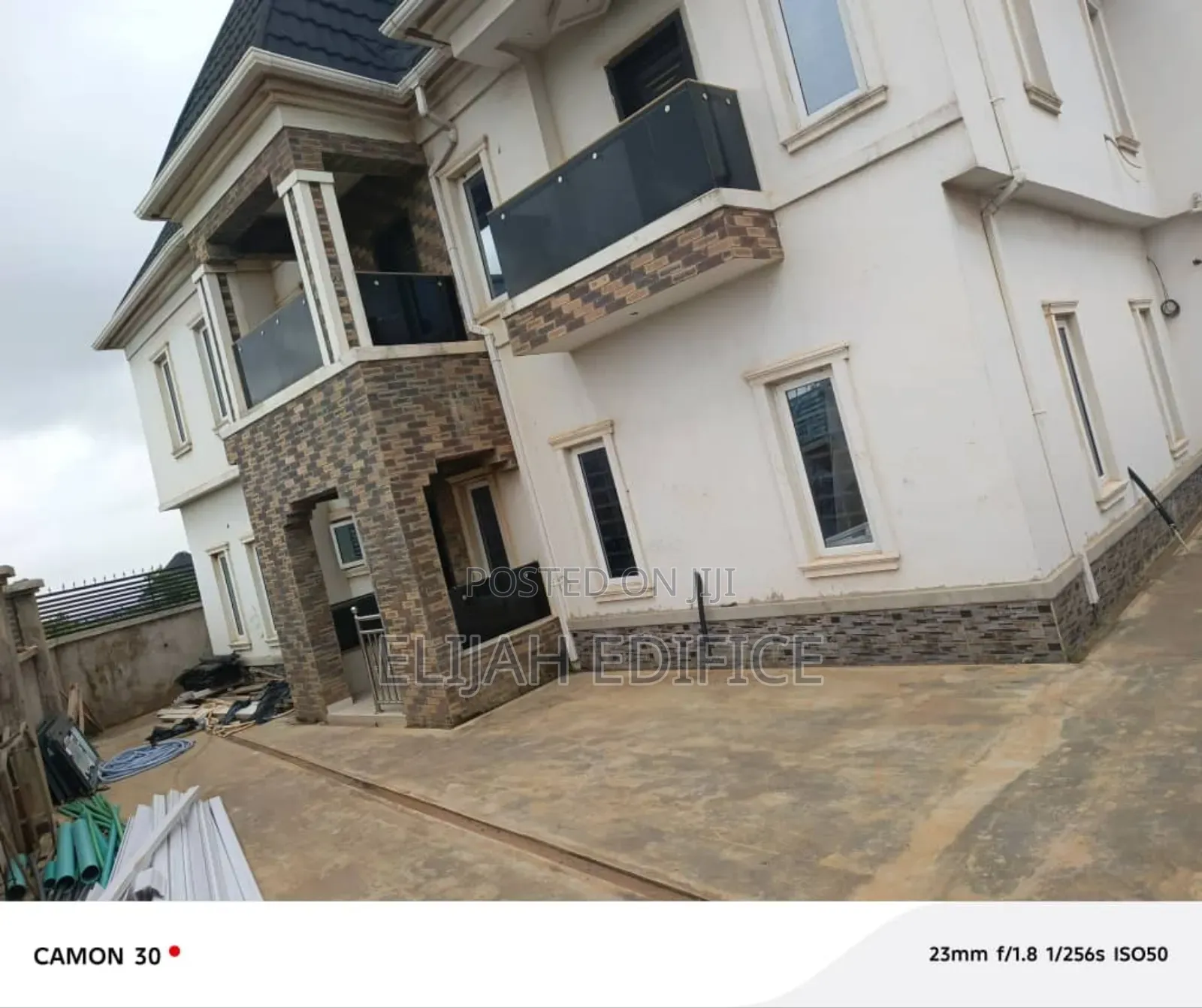 Furnished 5bdrm Duplex in Ikola, Ifako-Ijaiye for sale in Ifako-Ijaiye