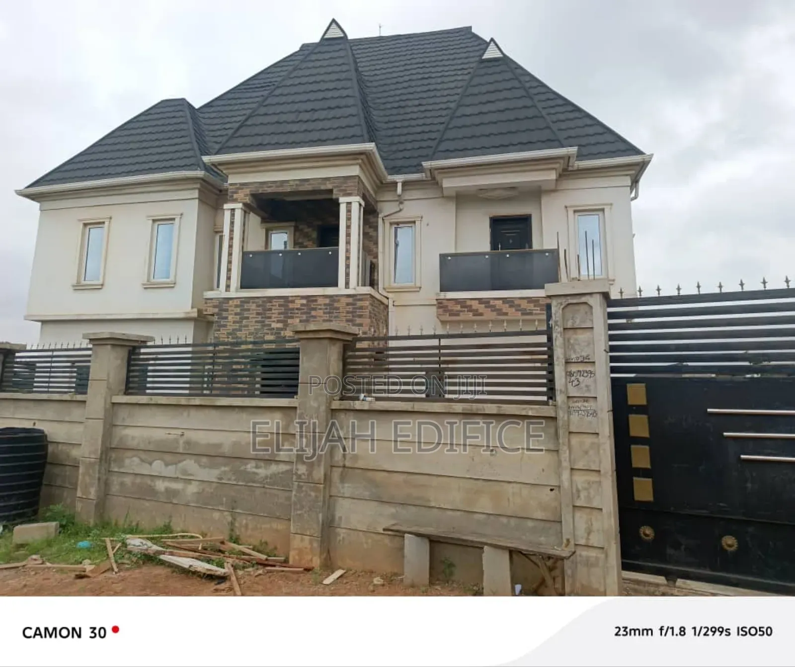 Furnished 5bdrm Duplex in Ikola, Ifako-Ijaiye for sale in Ifako-Ijaiye