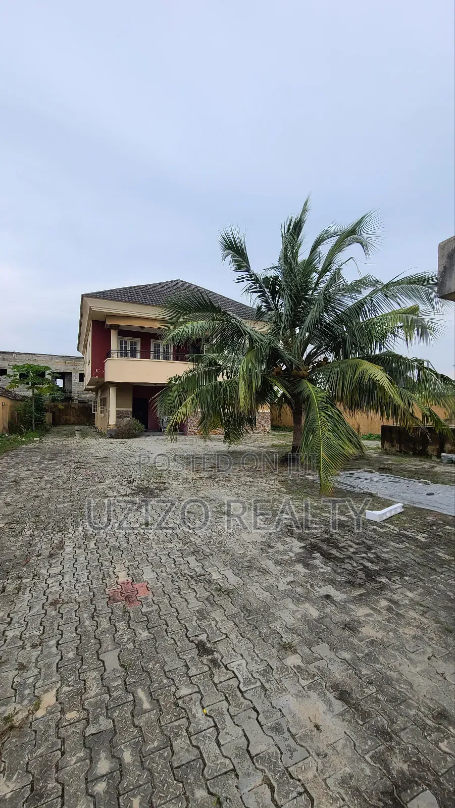 5bdrm Duplex in Kajola for sale in Kajola
