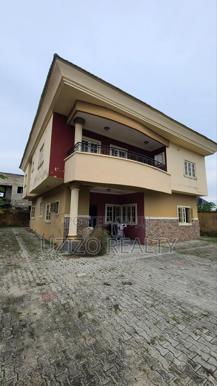 5bdrm Duplex in Kajola for sale in Kajola