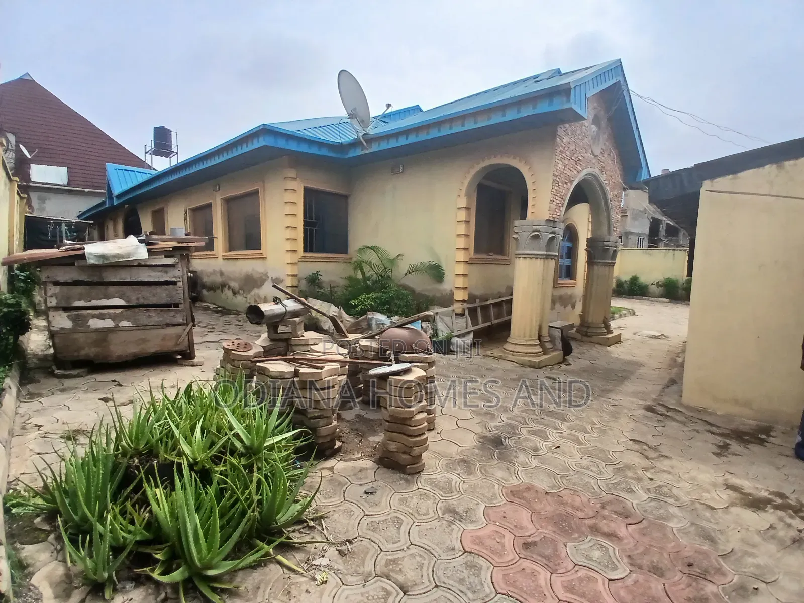 4bdrm Bungalow in Library Academy Road, Akala Express for sale in Akala Express