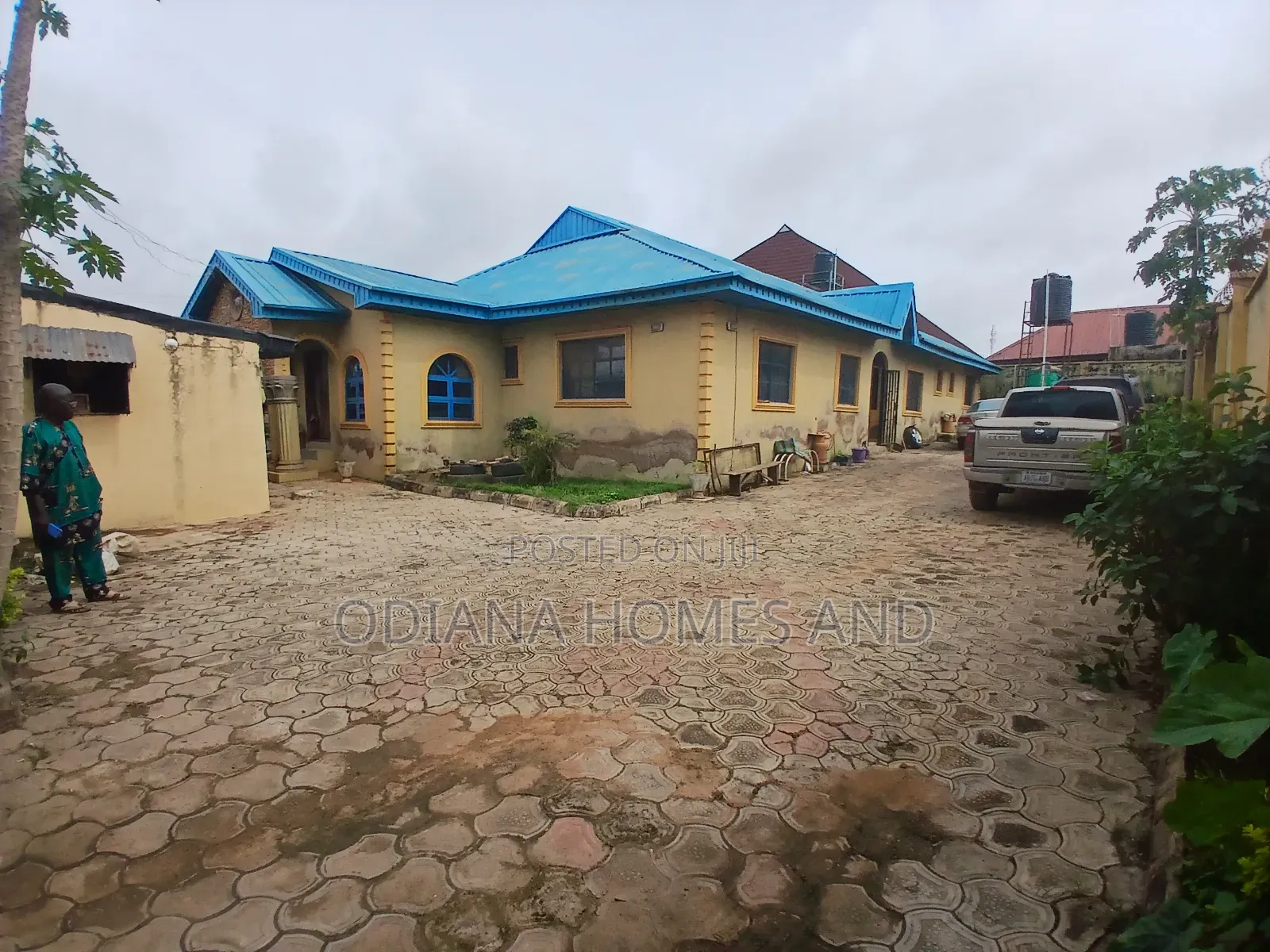 4bdrm Bungalow in Library Academy Road, Akala Express for sale in Akala Express