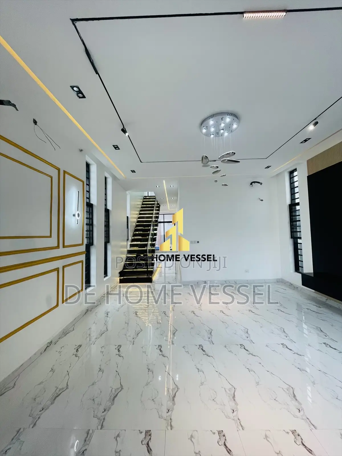 5bdrm Duplex in Chevron for sale in Chevron