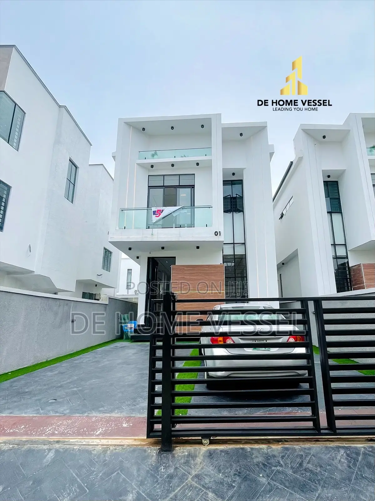 5bdrm Duplex in Chevron for sale in Chevron
