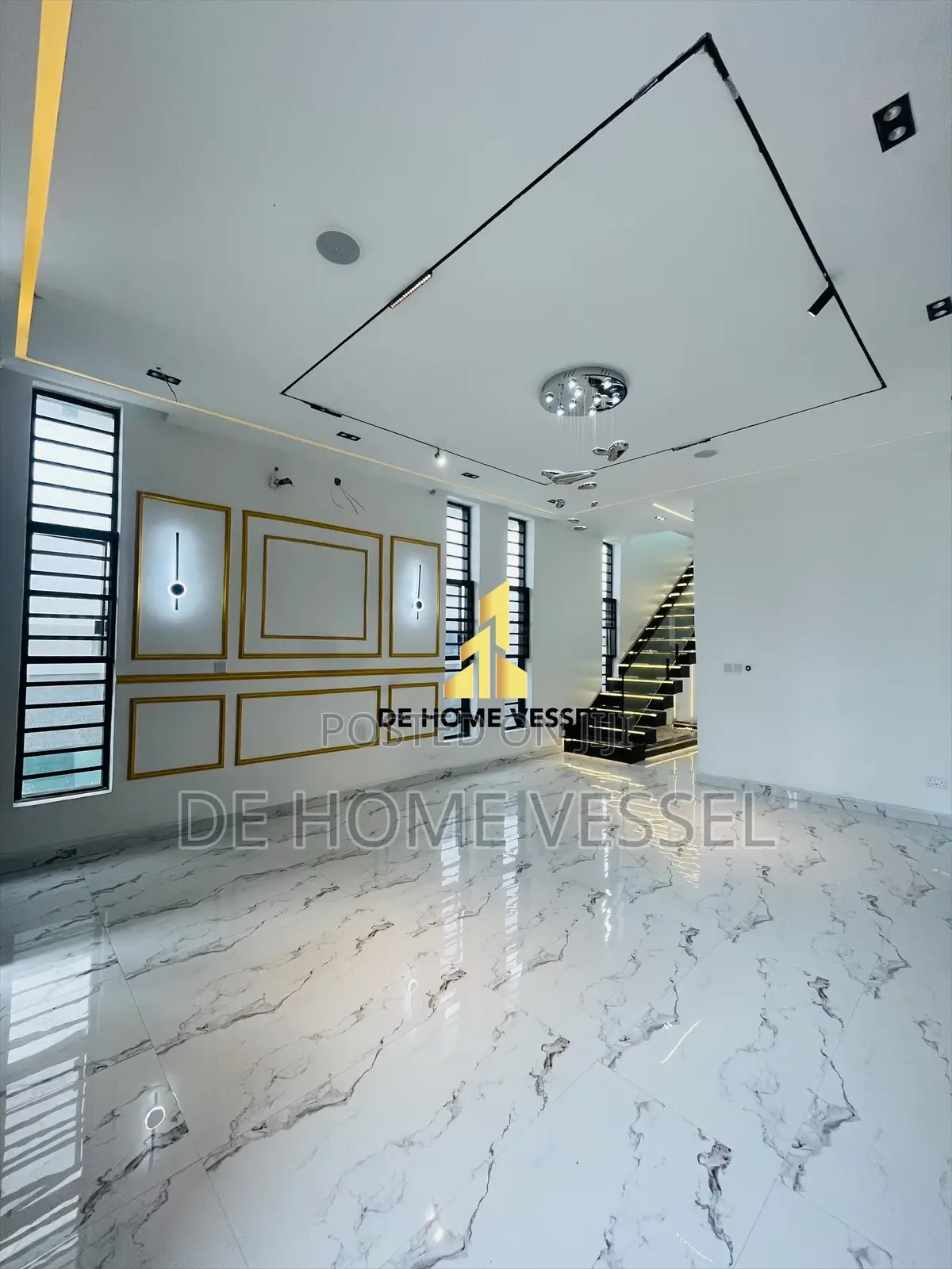 5bdrm Duplex in Chevron for sale in Chevron