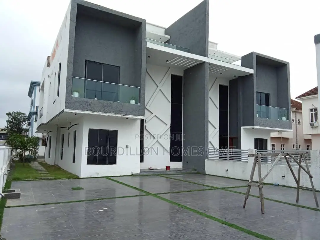 5bdrm Duplex in Lekki for sale in Lekki