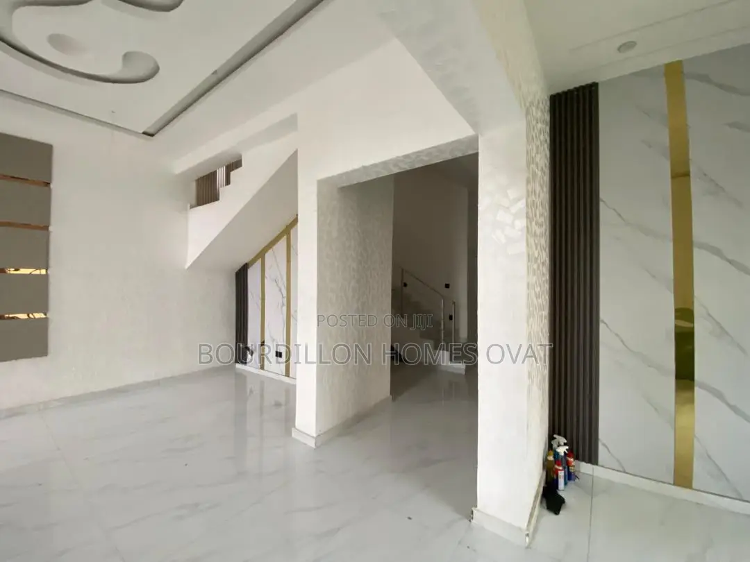 5bdrm Duplex in Lekki for sale in Lekki