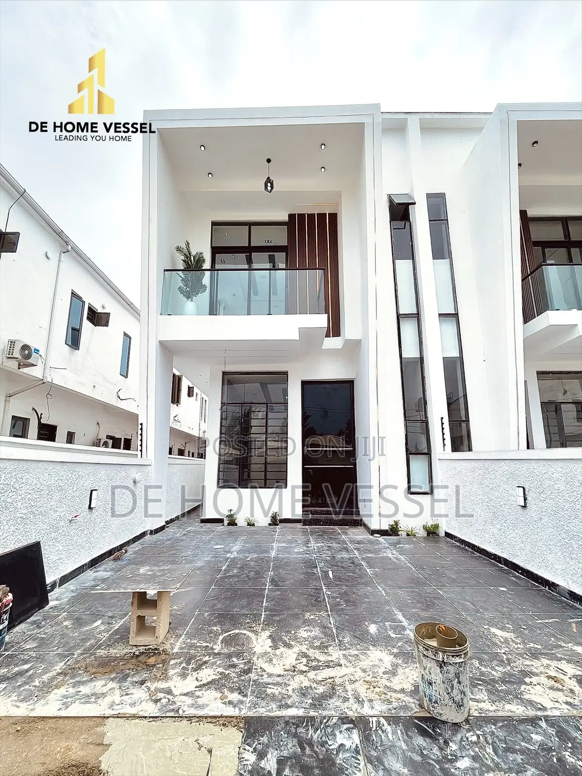 4bdrm Duplex in Ikota for sale in Ikota