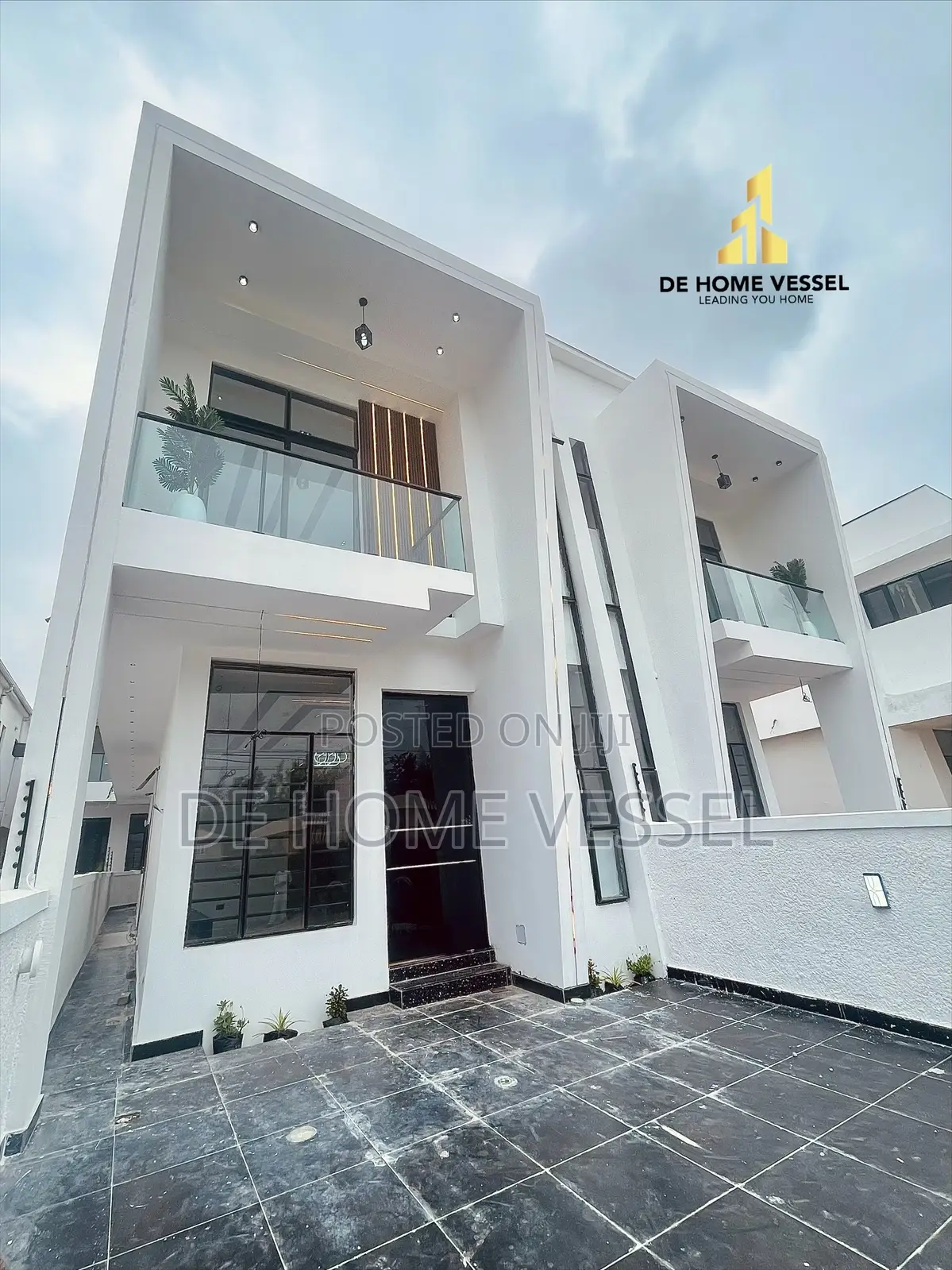 4bdrm Duplex in Ikota for sale in Ikota