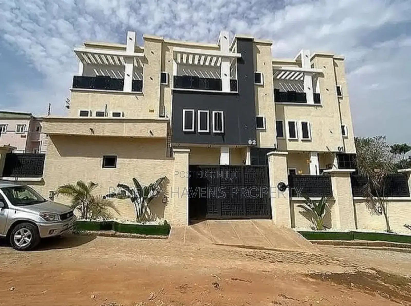 4bdrm Duplex in Apo Resettlement for sale in Apo Resettlement