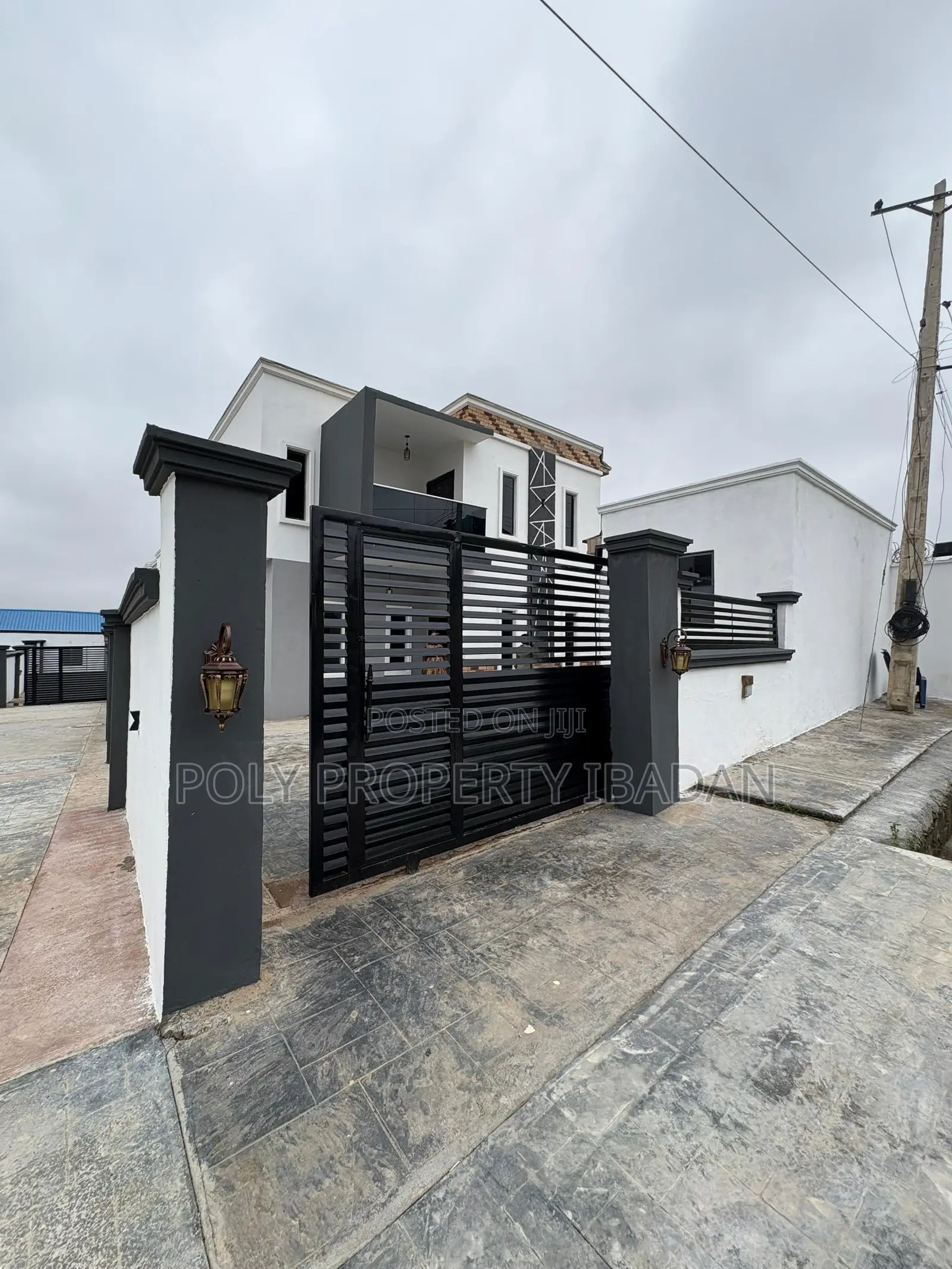 4bdrm Duplex in Kolapo Ishola Gra, Ibadan for sale in Ibadan