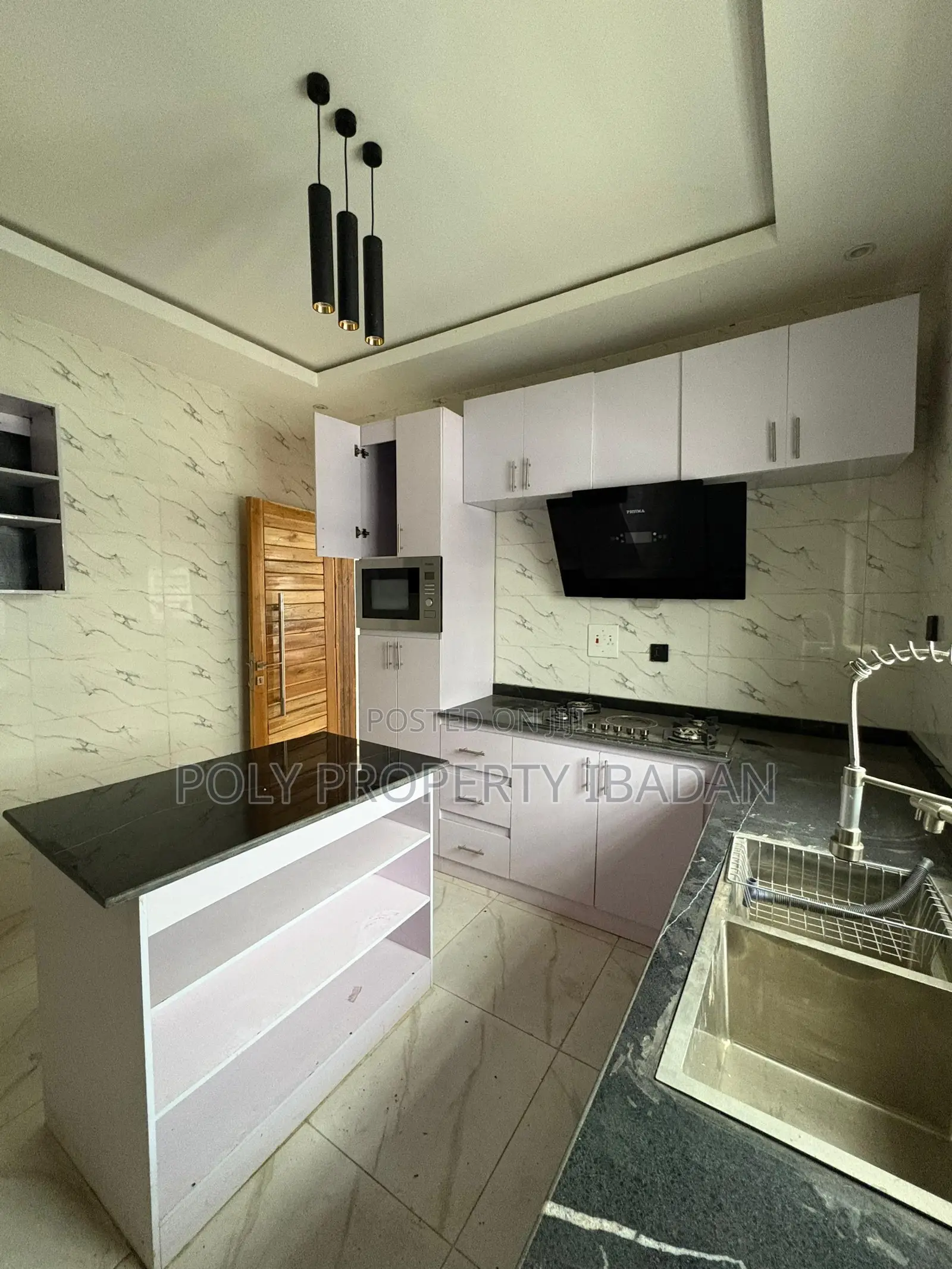 4bdrm Duplex in Kolapo Ishola Gra, Ibadan for sale in Ibadan