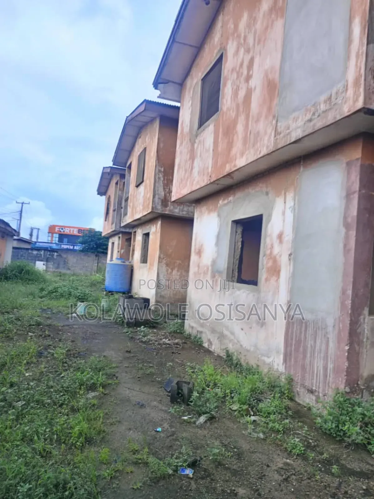 20mini Flat on 2plots Facing Main Road in Abaranje