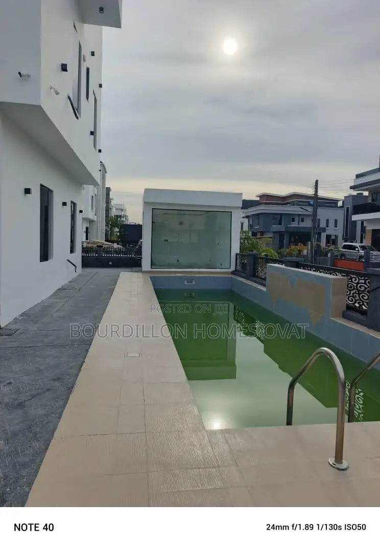 5bdrm Duplex in Osapa london for sale in Osapa london