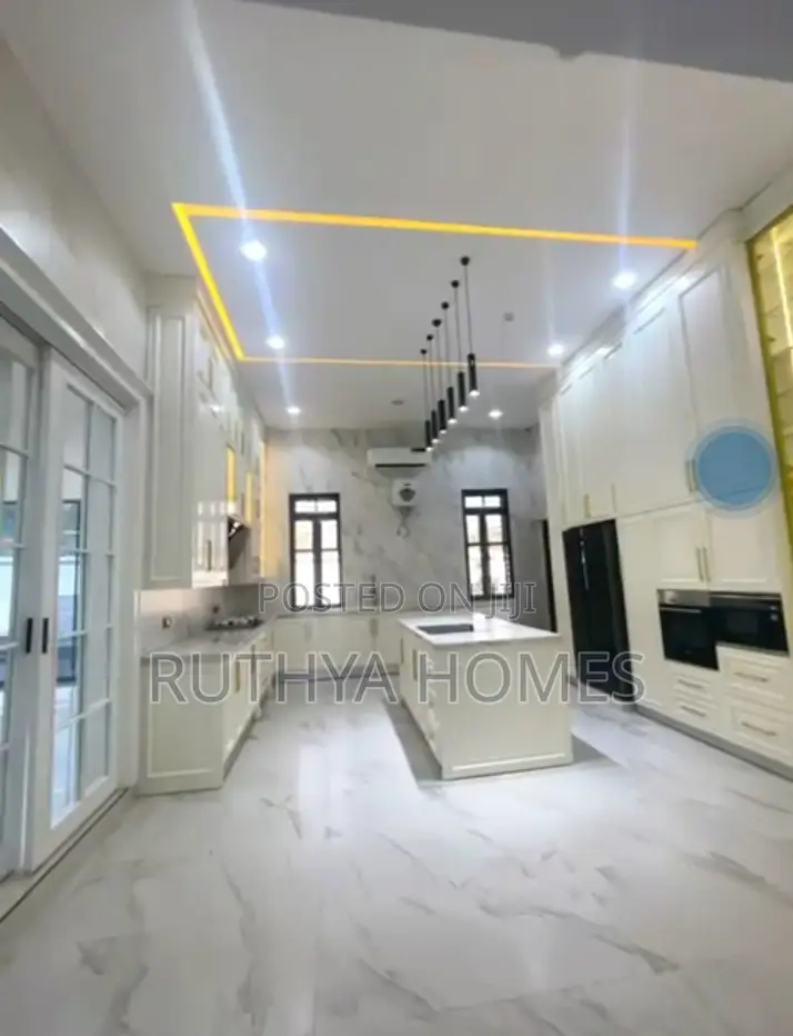 7bdrm Mansion in 7Bedroom Luxury, Guzape District for sale in Guzape District
