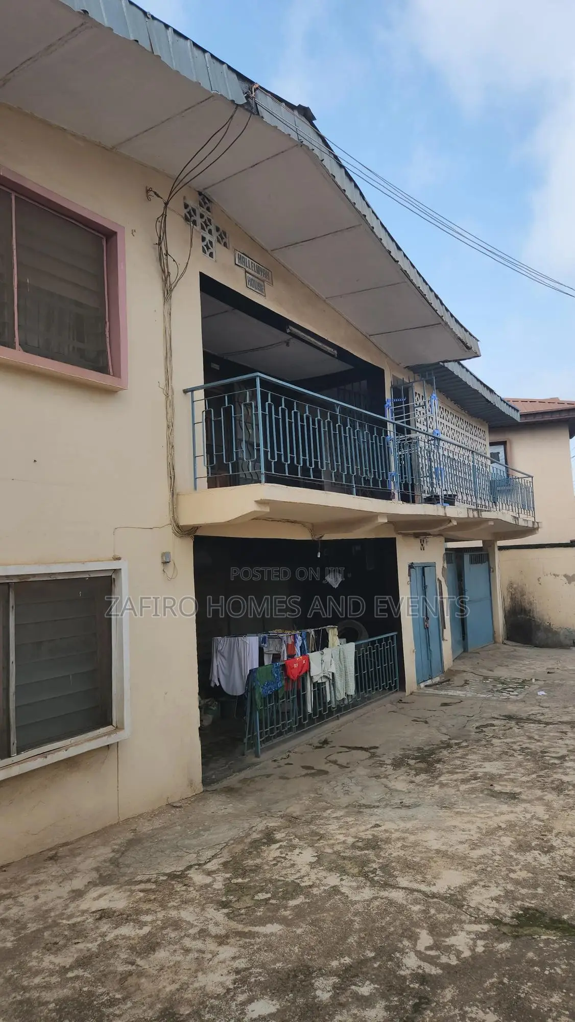 9bdrm House in Anfani Near, Apata for sale in Apata
