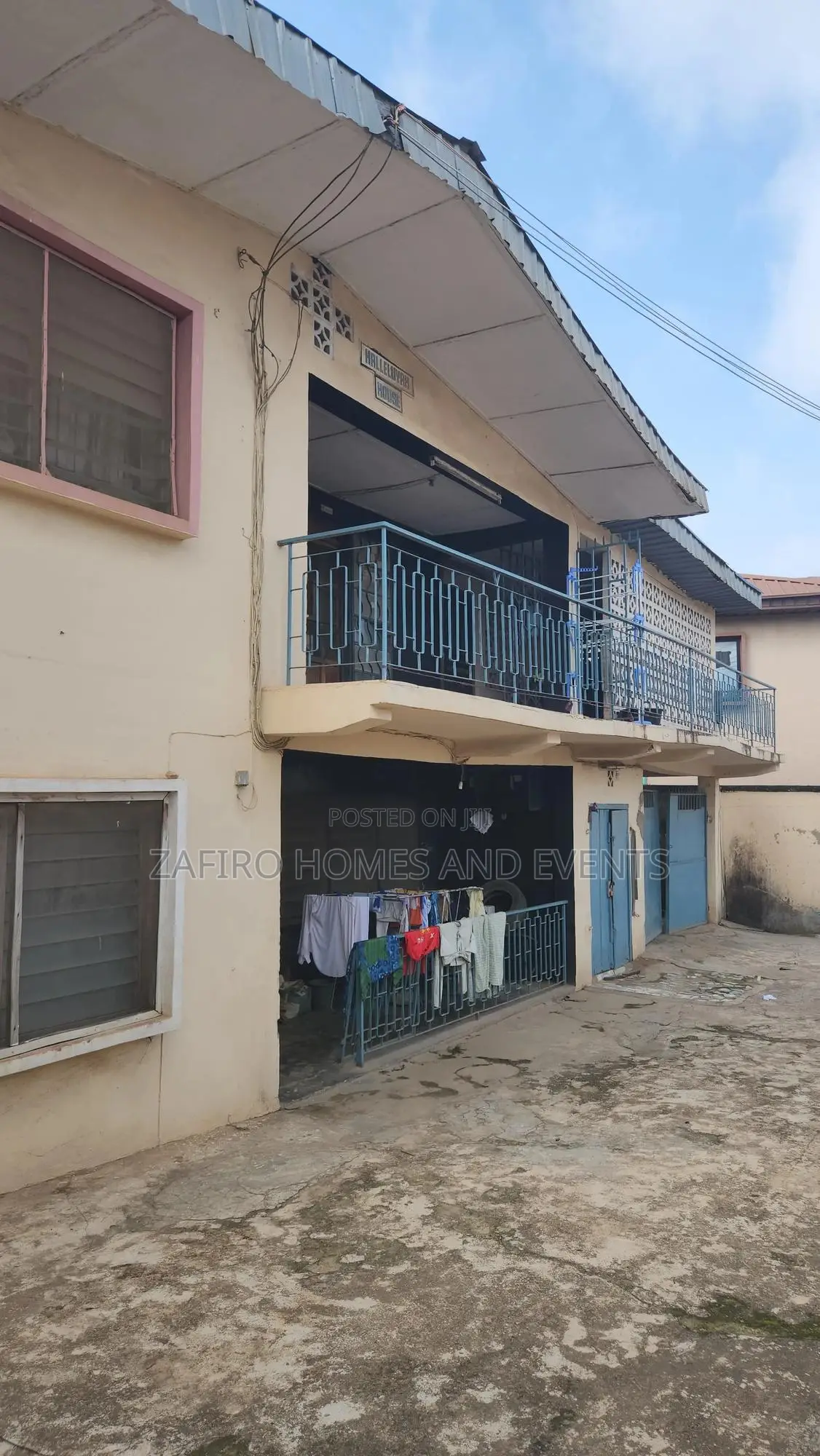 9bdrm House in Anfani Near, Apata for sale in Apata