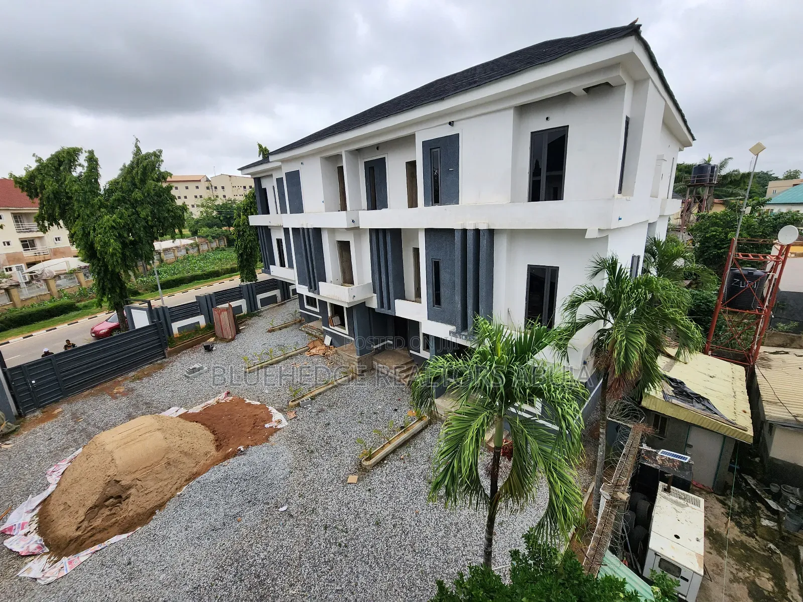 4bdrm Duplex in Zone 5 / Wuse for sale in Zone 5 / Wuse