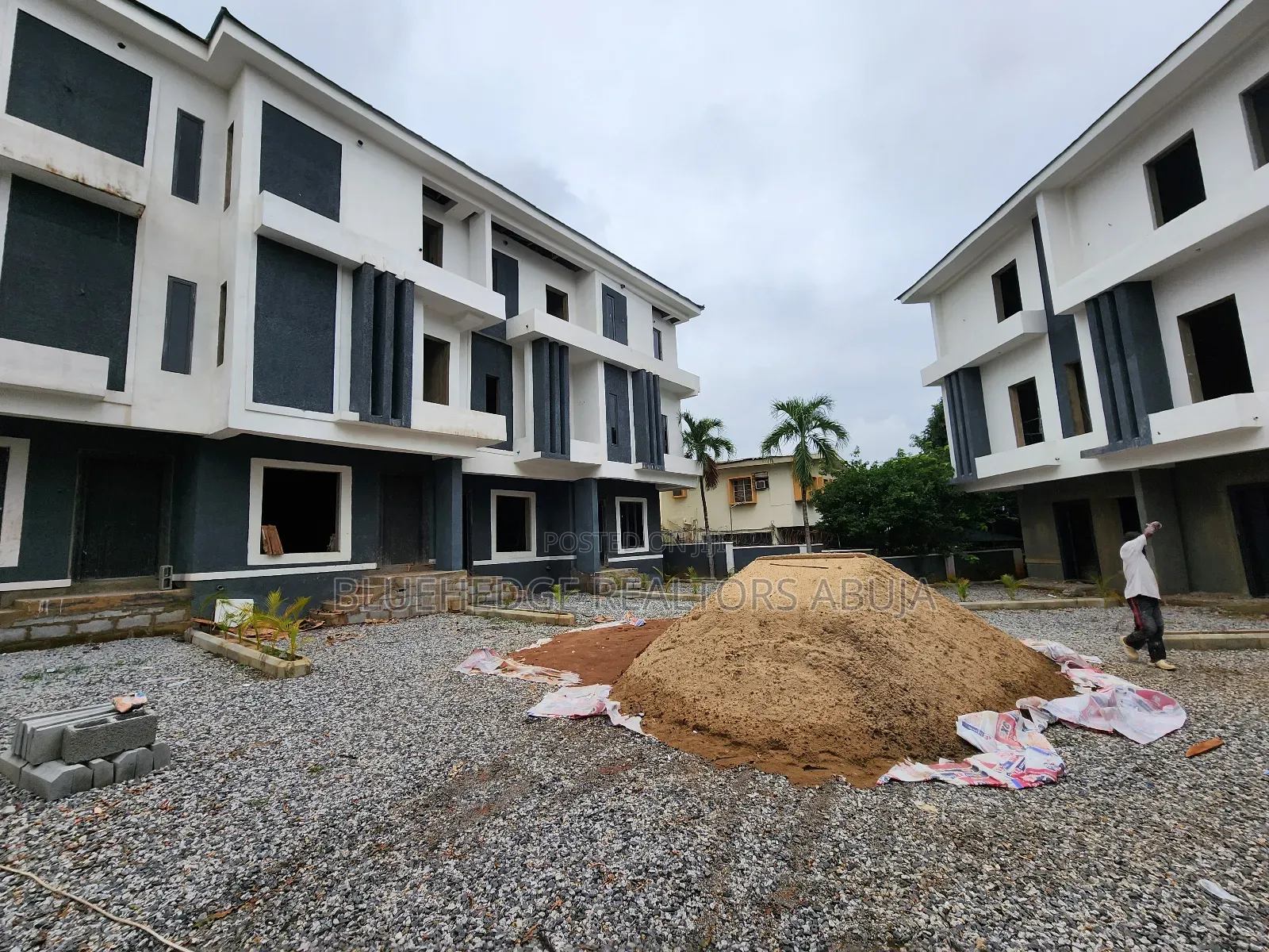 4bdrm Duplex in Zone 5 / Wuse for sale in Zone 5 / Wuse