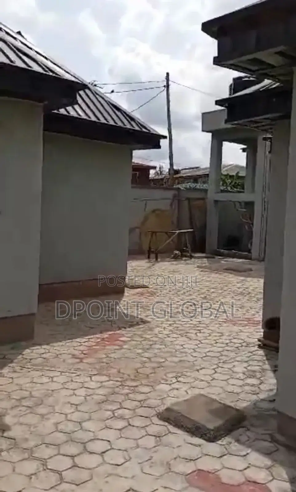 8bdrm Bungalow in Not Estate, Ipaja for sale in Ipaja