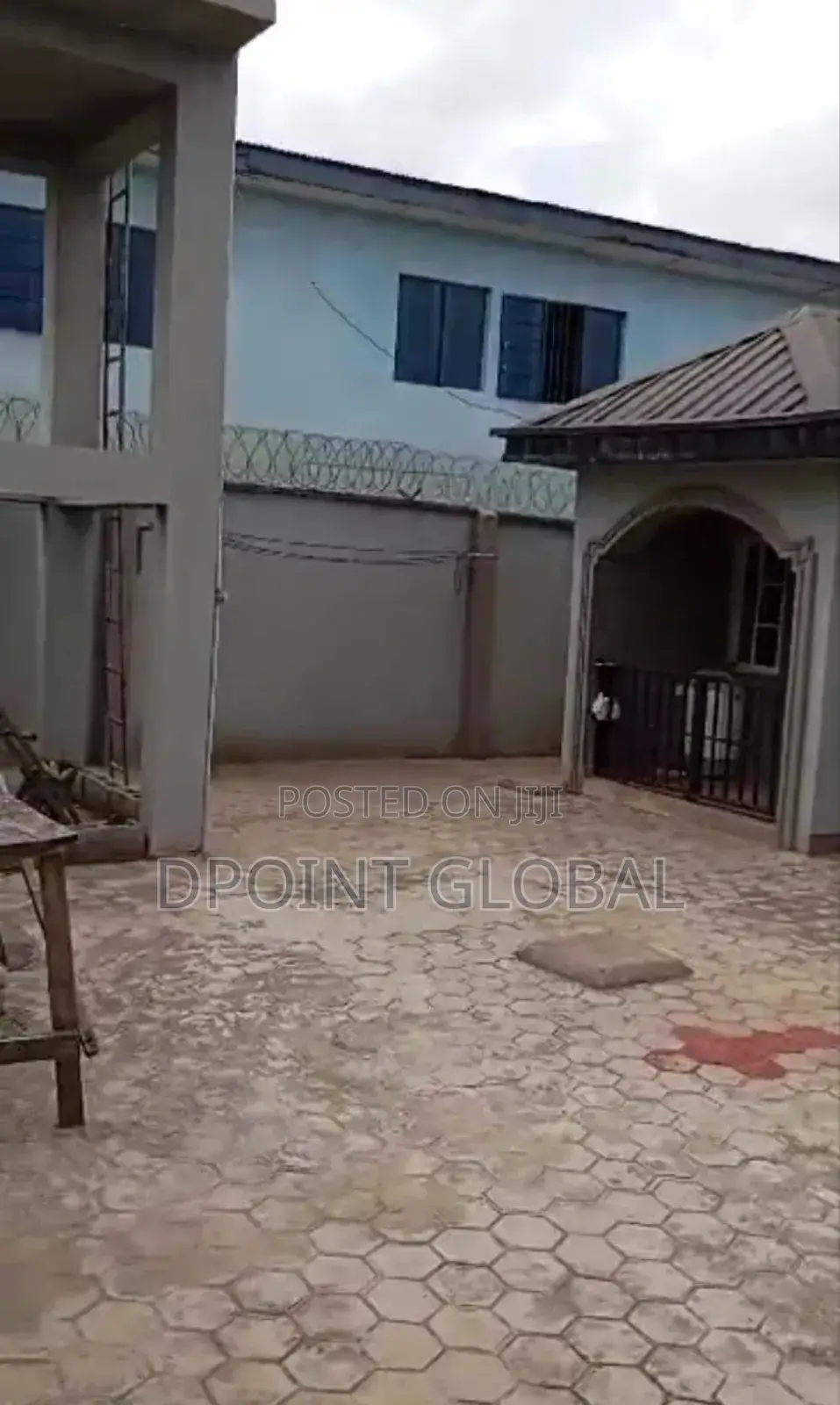 8bdrm Bungalow in Not Estate, Ipaja for sale in Ipaja