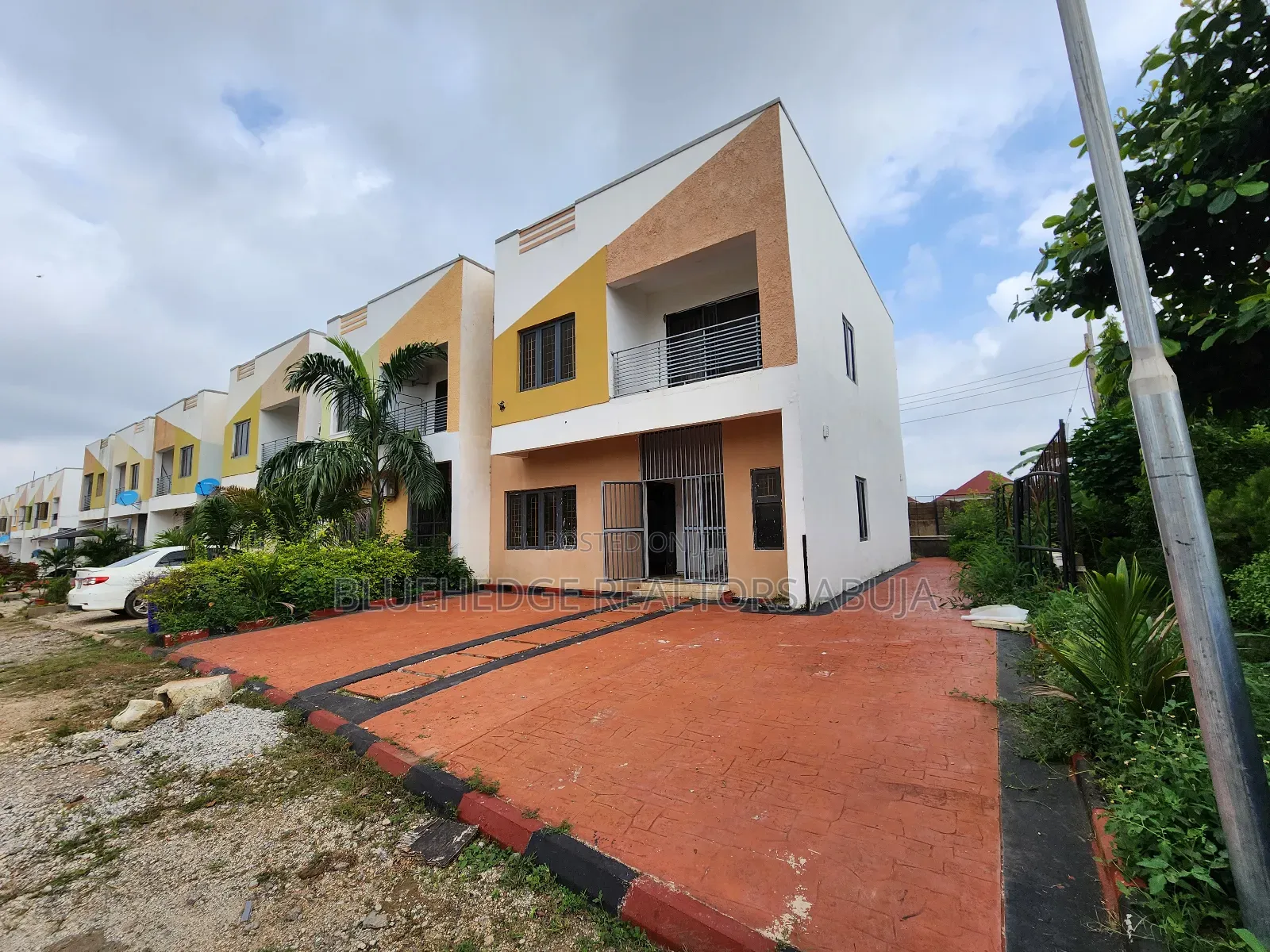4bdrm Duplex in Karsana for sale in Karsana