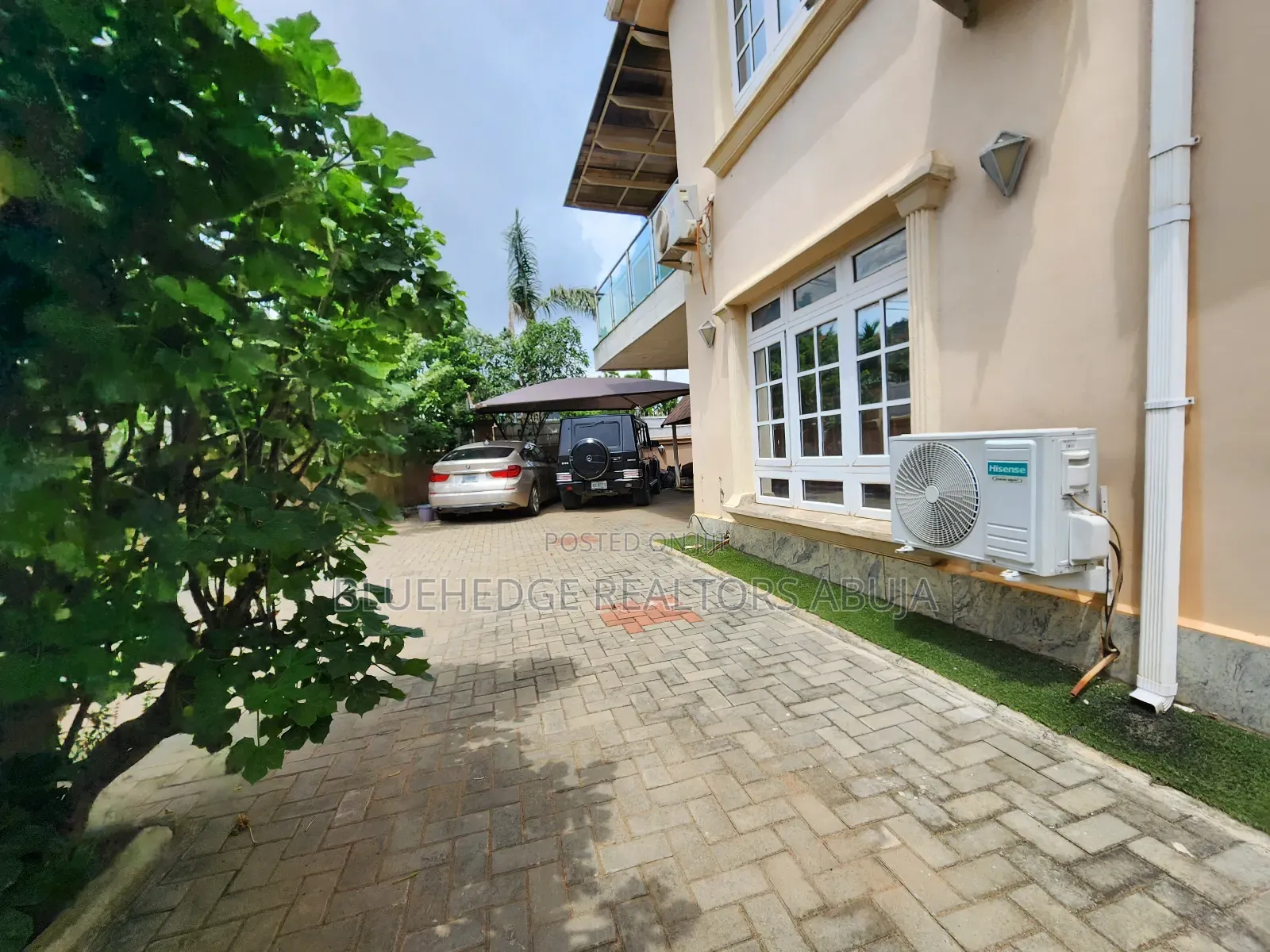 9bdrm Block of Flats in Dawaki for sale in Dawaki