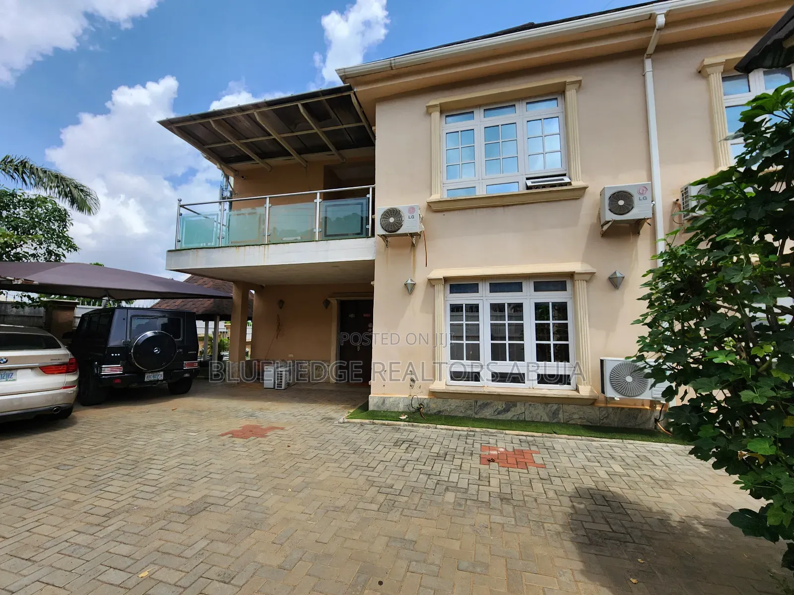 9bdrm Block of Flats in Dawaki for sale in Dawaki