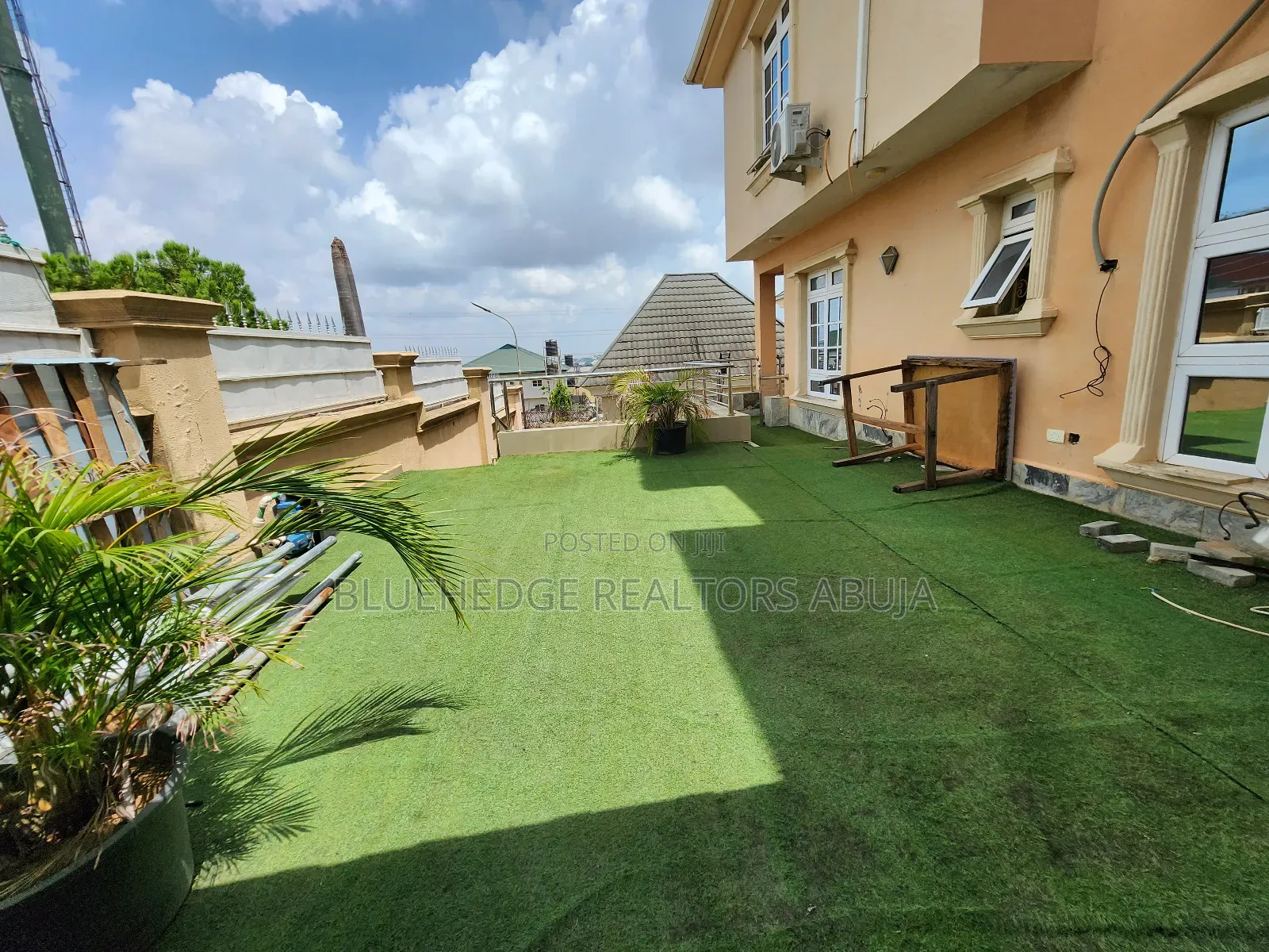 9bdrm Block of Flats in Dawaki for sale in Dawaki