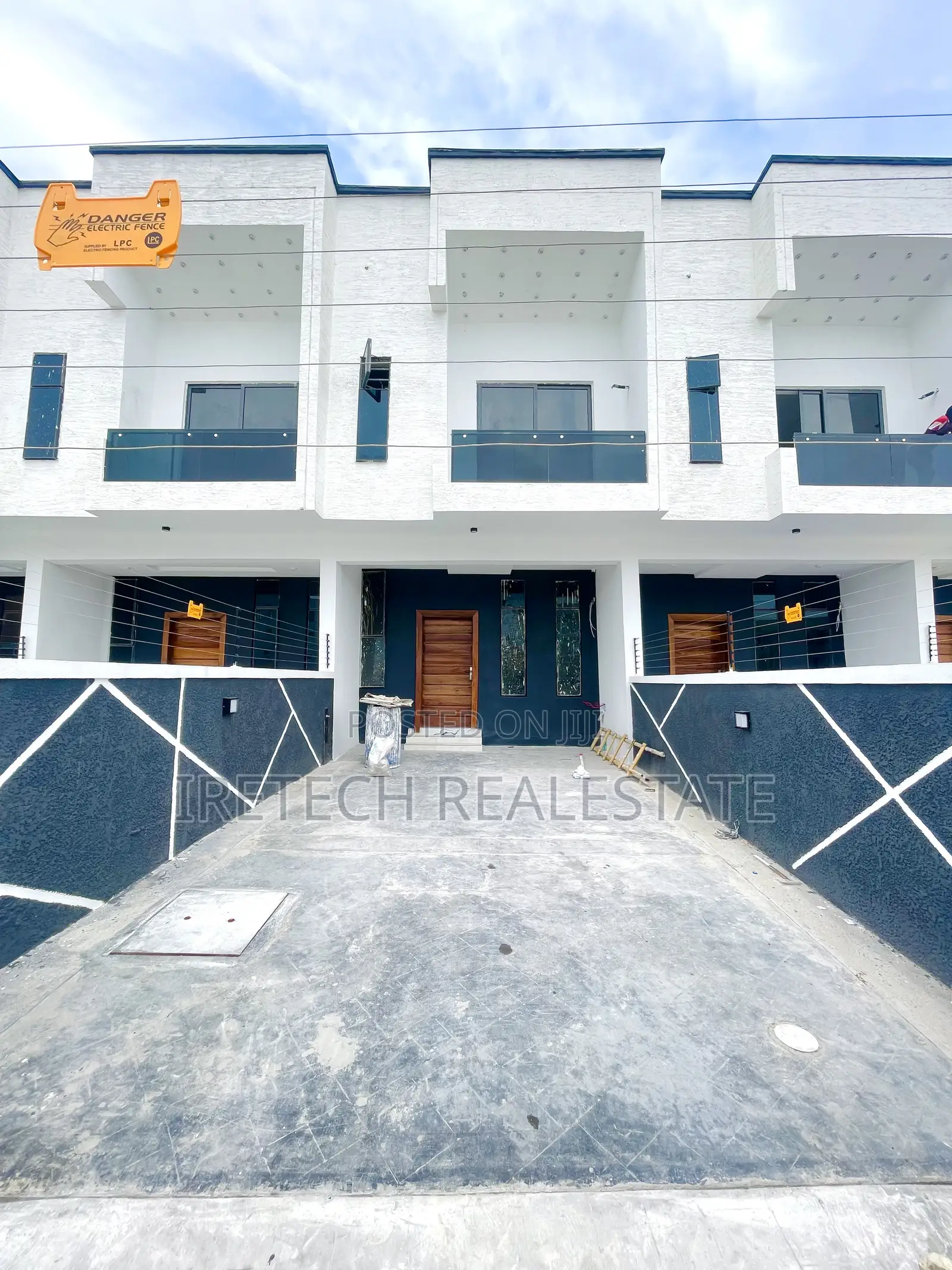 4bdrm Townhouse/Terrace in Ikota Lekki for sale in Lekki