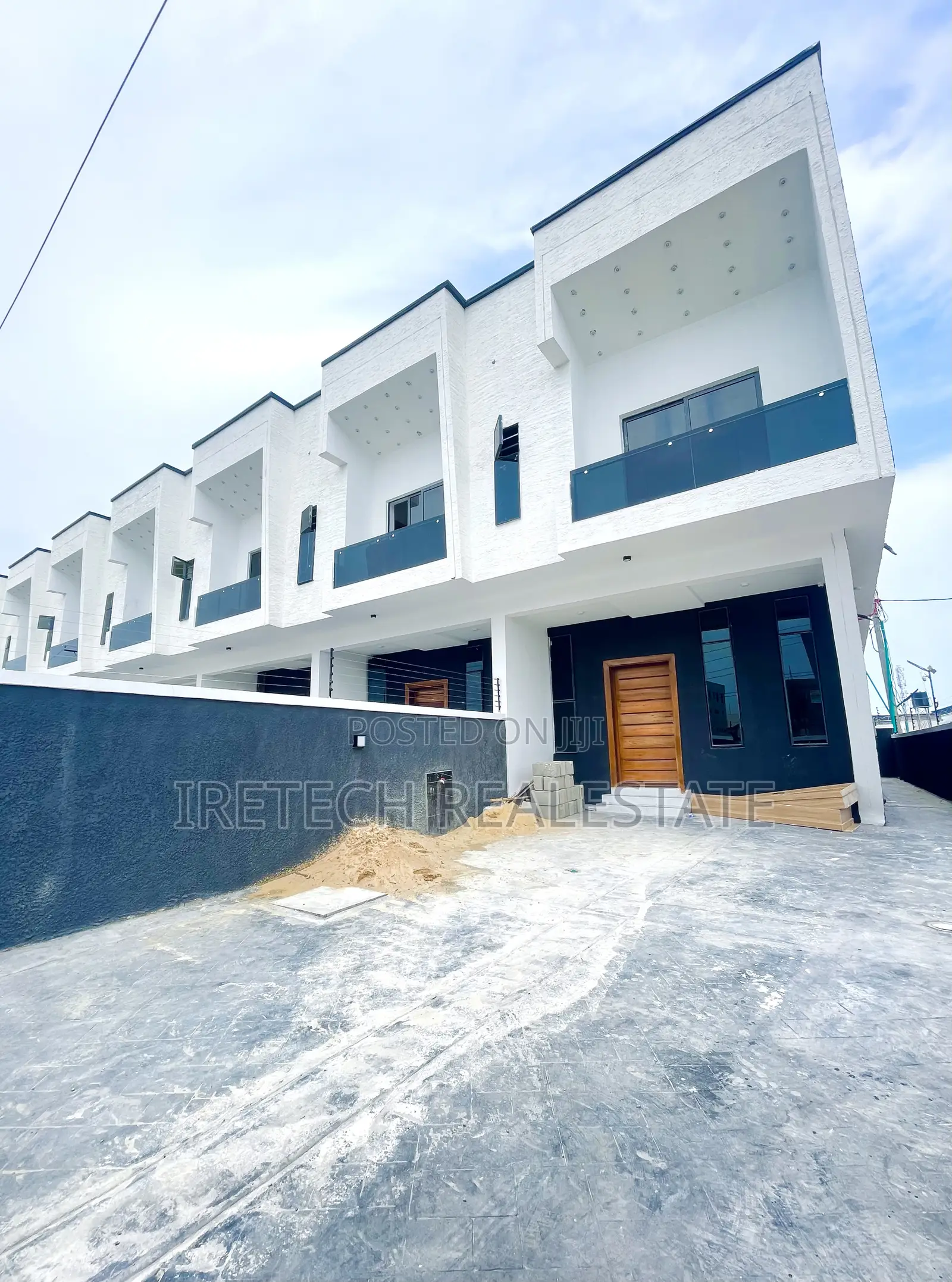 4bdrm Townhouse/Terrace in Ikota Lekki for sale in Lekki