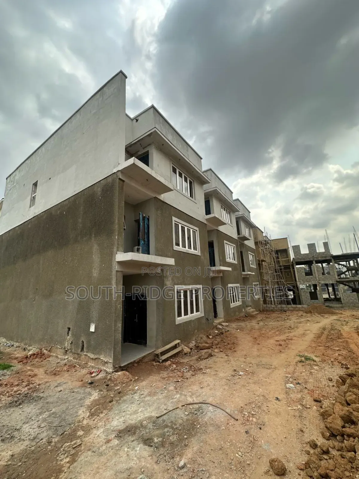 4bdrm Townhouse/Terrace in Guzape District for Sale in Guzape District