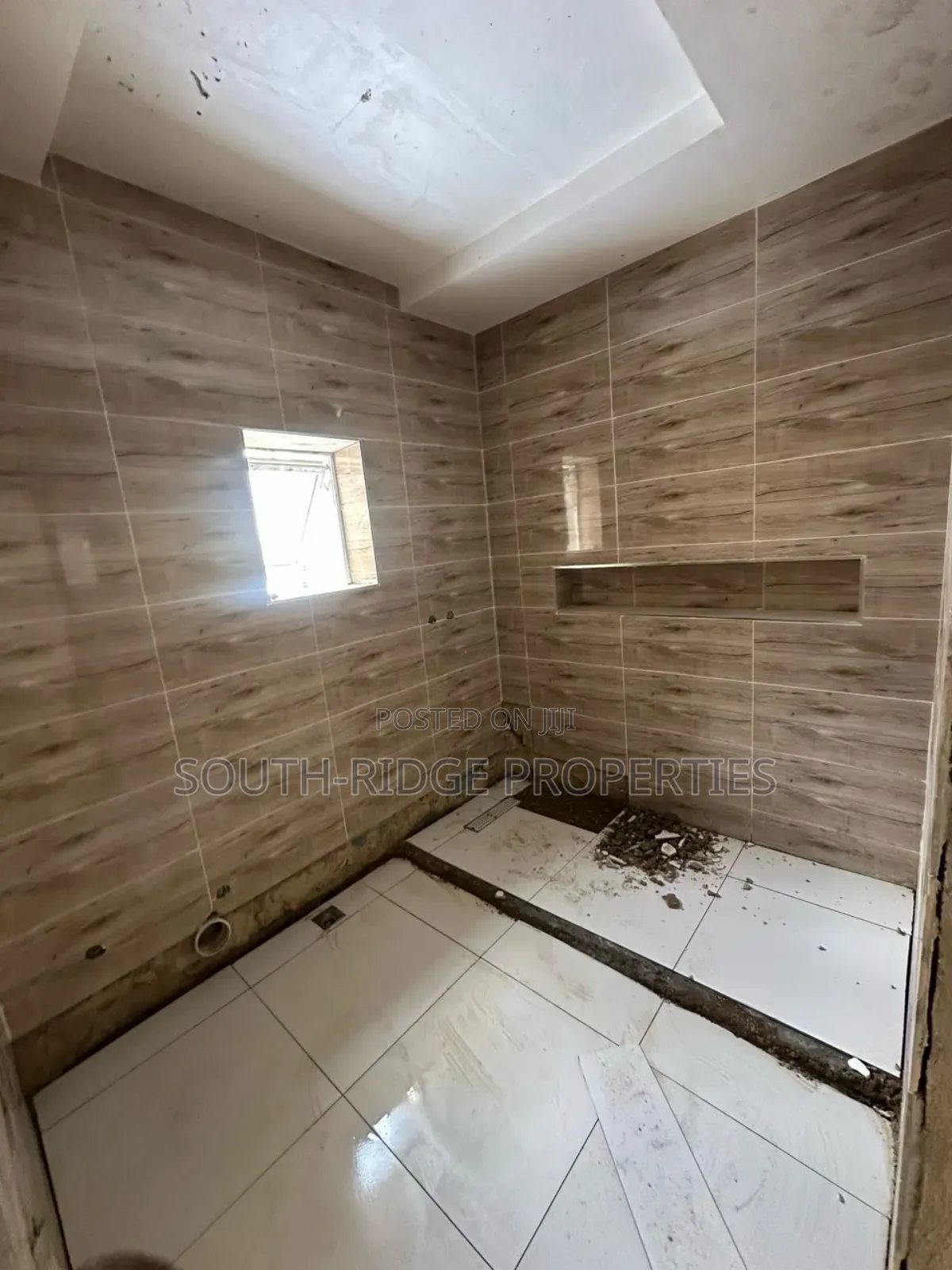 4bdrm Townhouse/Terrace in Guzape District for Sale in Guzape District