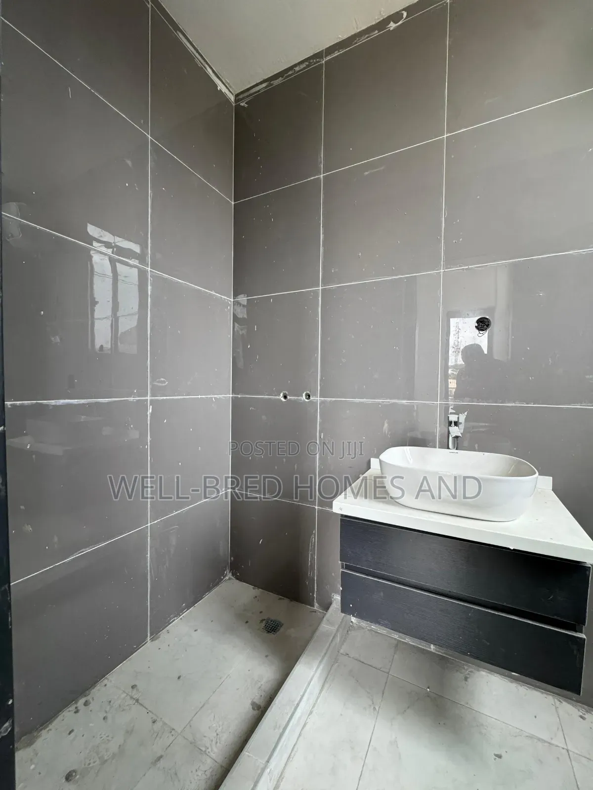 2bdrm Apartment in Lekki Phase 1 Lagos for sale in Lekki Phase 1