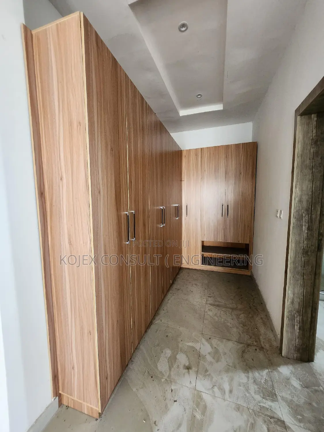 4bdrm Duplex in Chevron for rent in Chevron