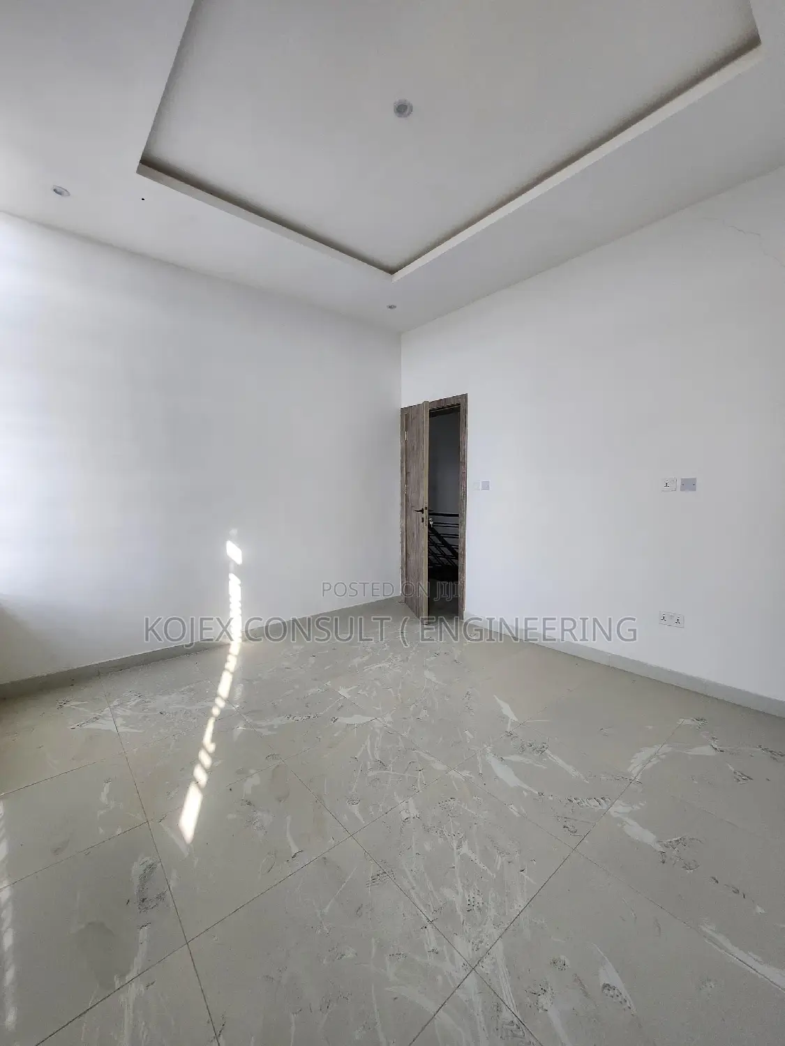 4bdrm Duplex in Chevron for rent in Chevron