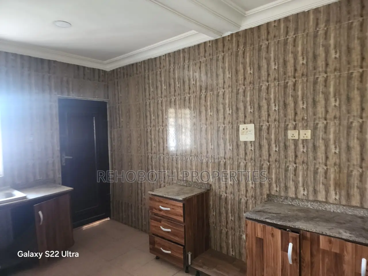 12bdrm Block of Flats in Alaaka Elebu, Ibadan for sale in Ibadan