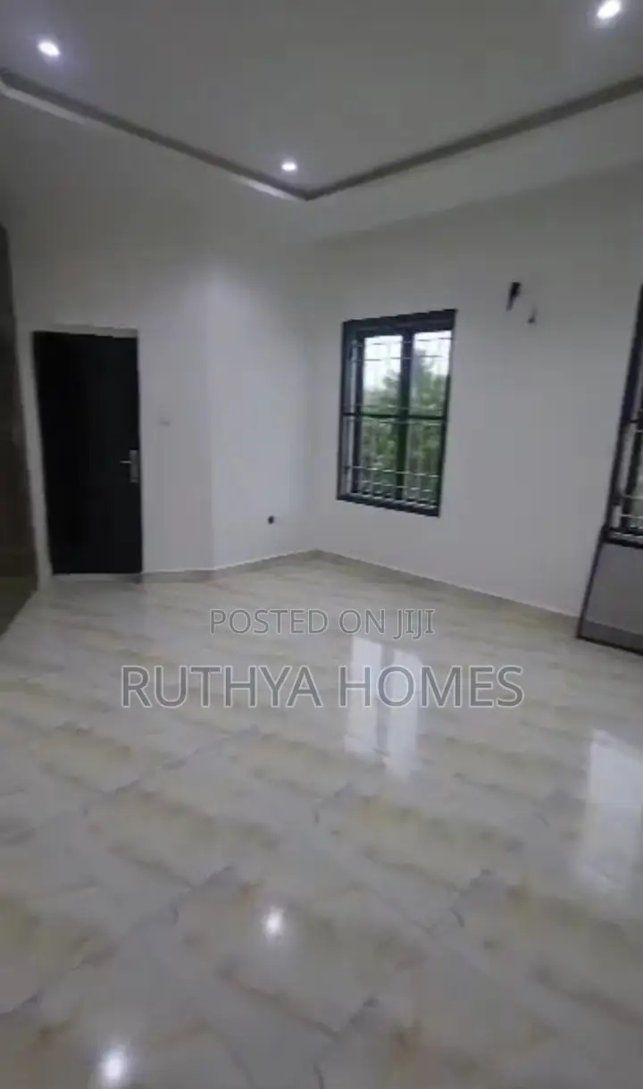 9bdrm Duplex in Luxury 9 Bedroom for sale in Guzape District