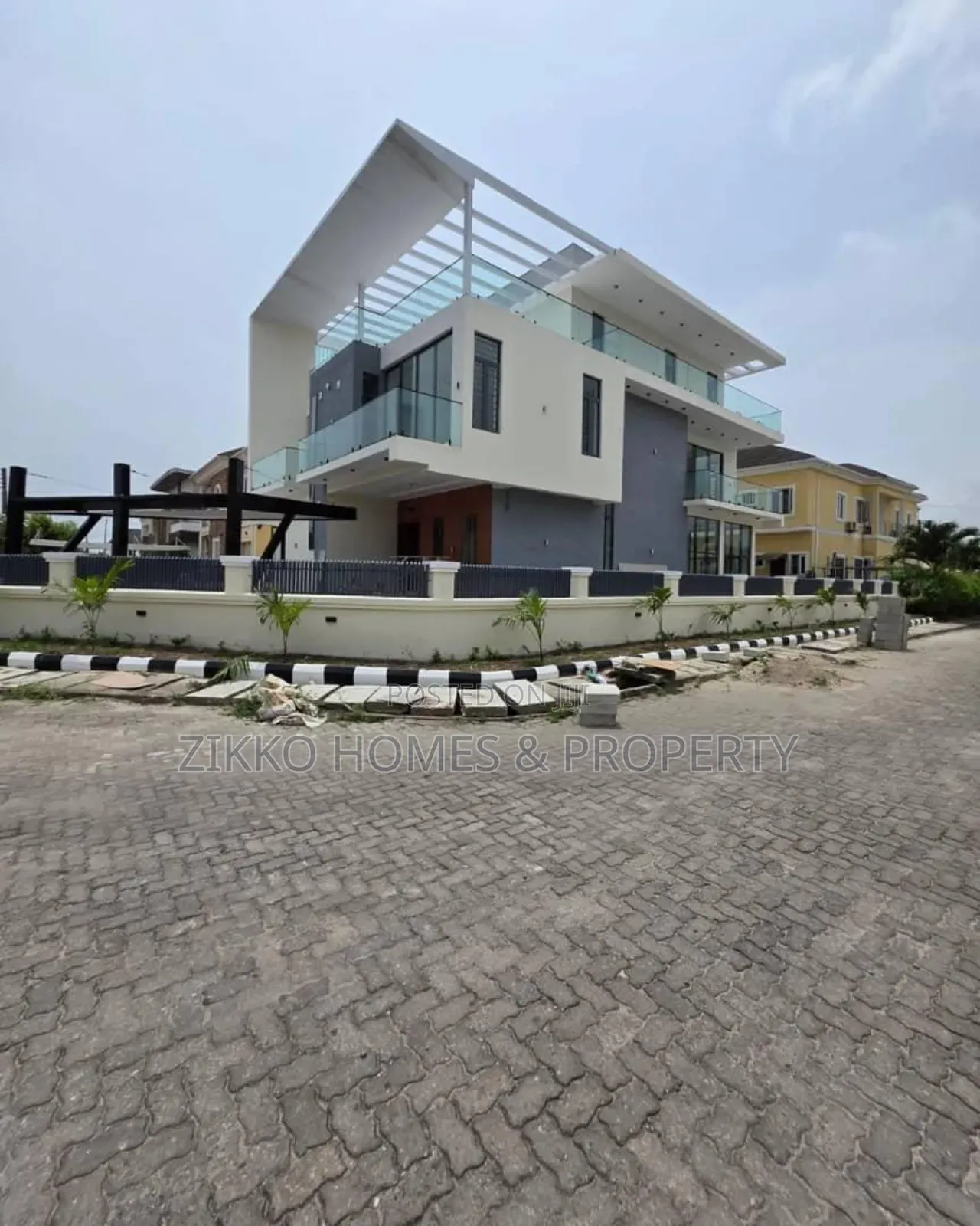 5bdrm Duplex in Northern Forshore, Lekki for sale in Lekki