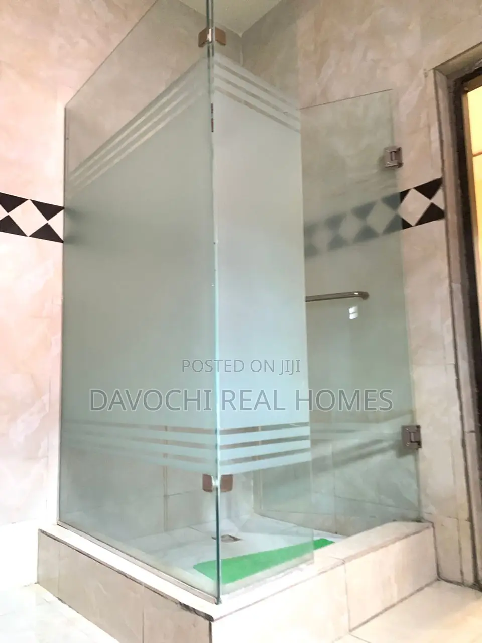 4bdrm Duplex in Ikota for rent in Ikota