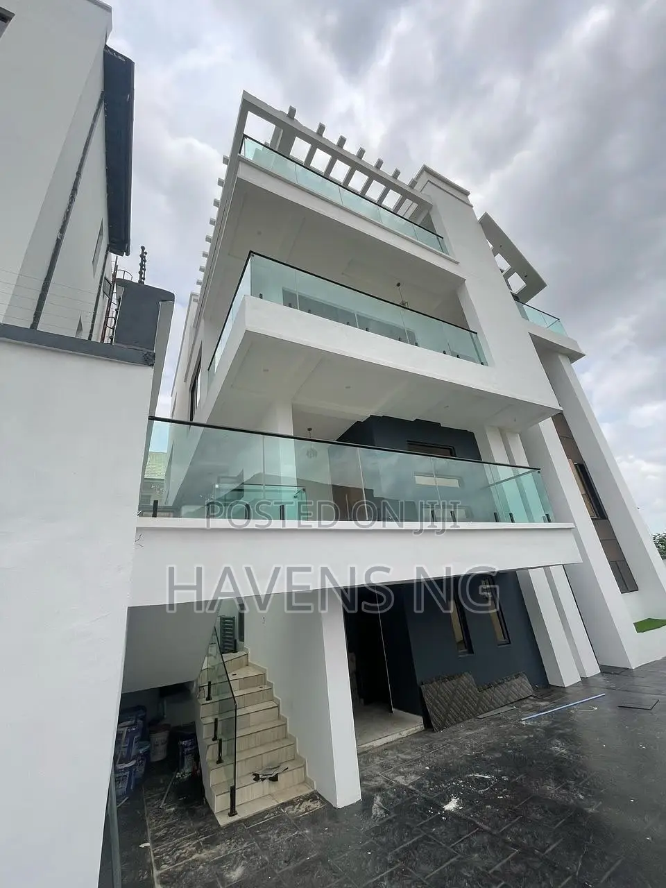 5bdrm Duplex in GRA Phase 2 Shangisha for sale in GRA Phase 2 Shangisha