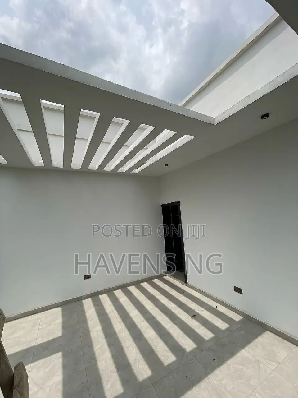 5bdrm Duplex in GRA Phase 2 Shangisha for sale in GRA Phase 2 Shangisha