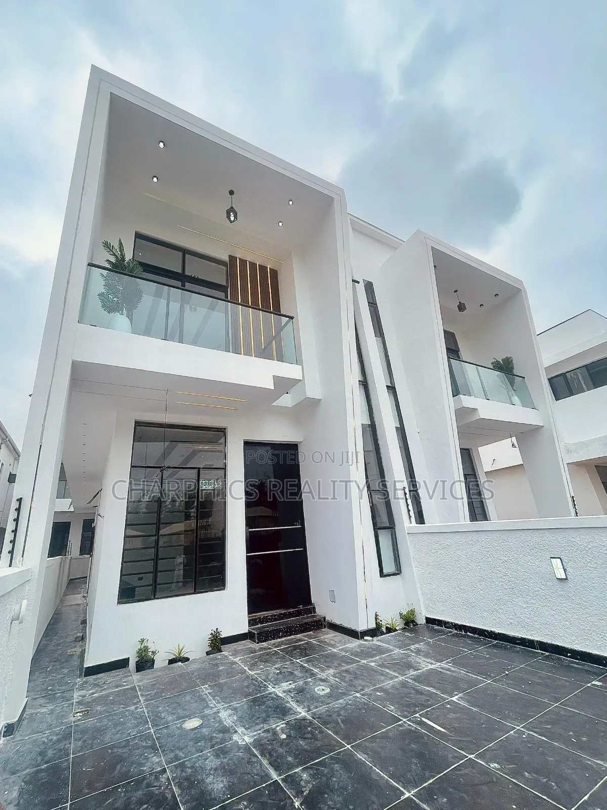 4bdrm Duplex in Ikota for sale in Ikota
